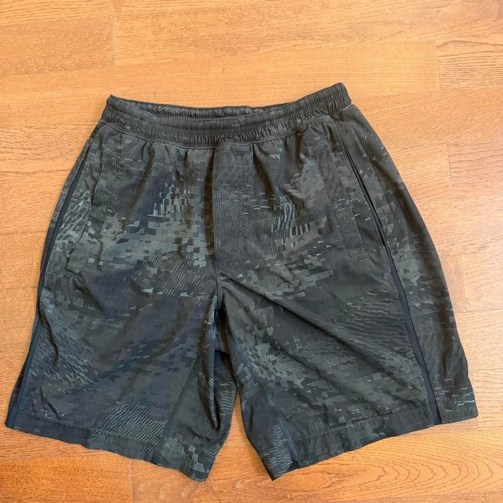 LULULEMON Black Dark Green Pace Breaker Shorts 9" Lined Men's M